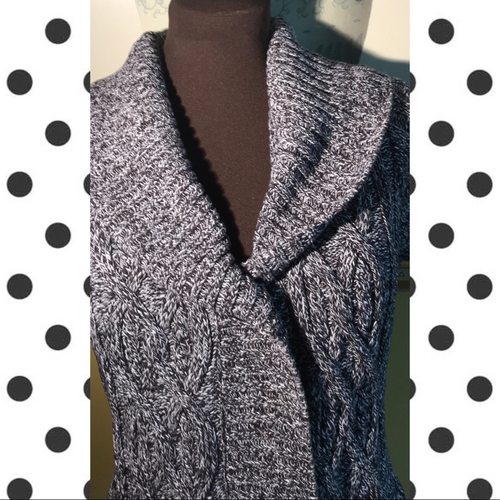 🖤Tribal Cardigan🖤 - Picture 2 of 5